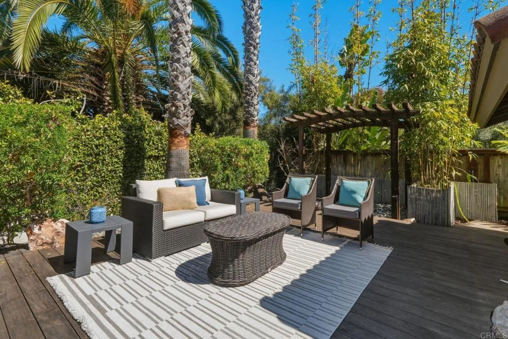 630 Poinsettia Park North