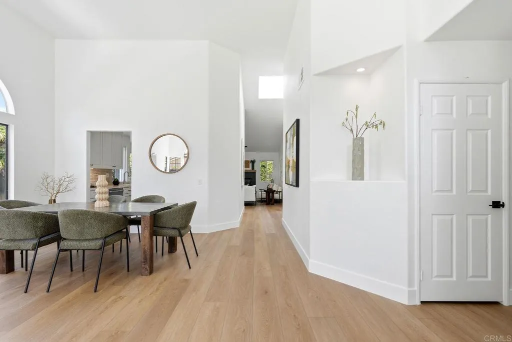 630 Poinsettia Park North