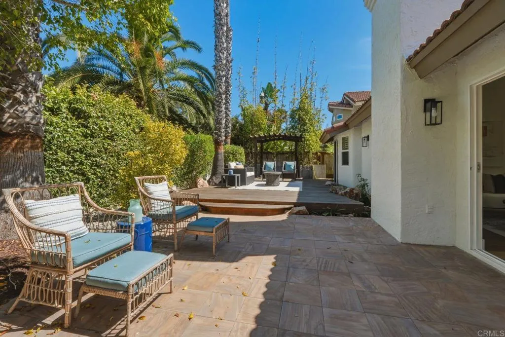 630 Poinsettia Park North