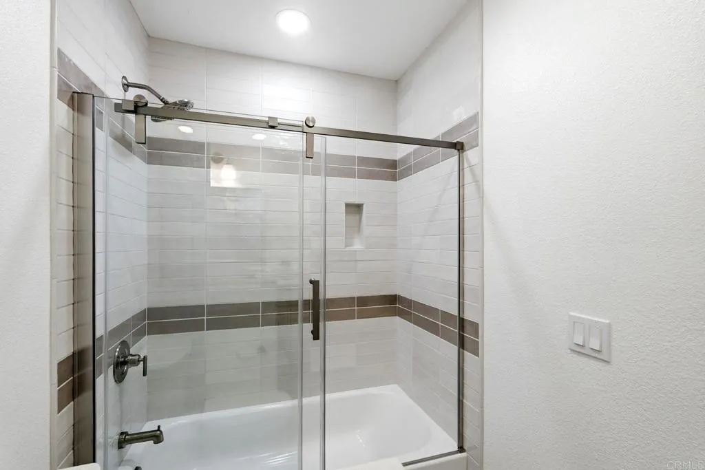 630 Poinsettia Park North