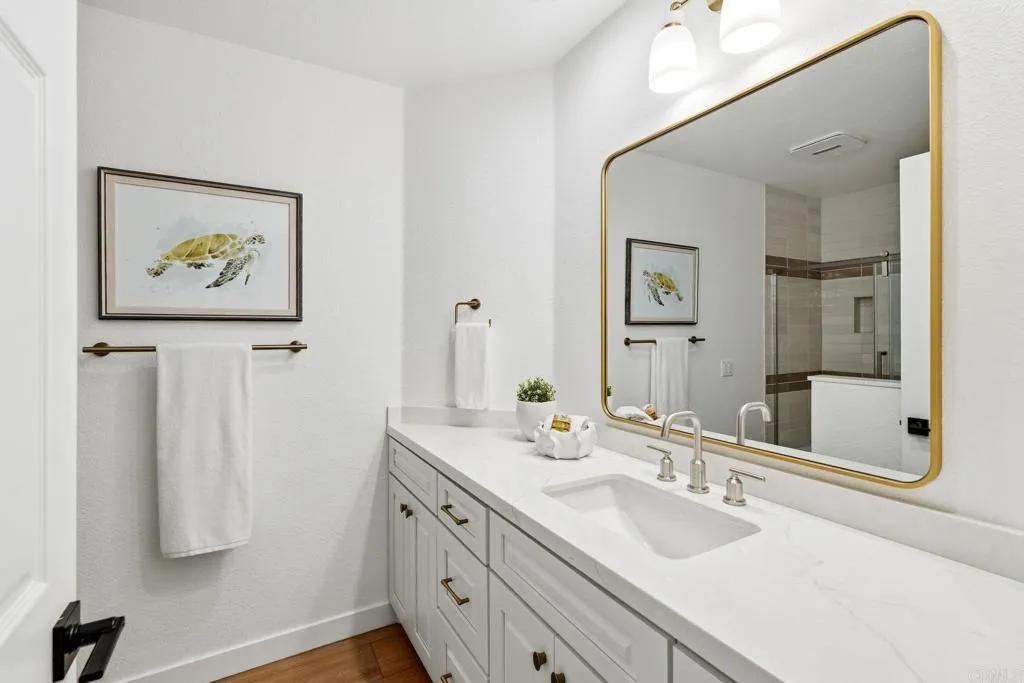 630 Poinsettia Park North