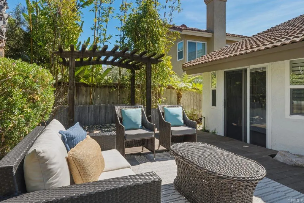 630 Poinsettia Park North