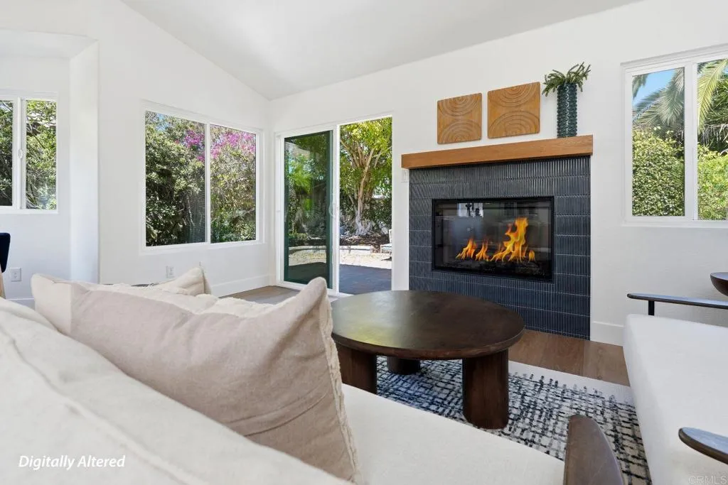 630 Poinsettia Park North