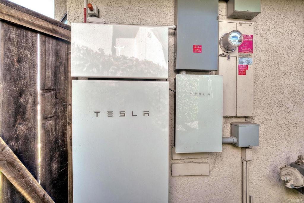 1011 Monterey Vista Way