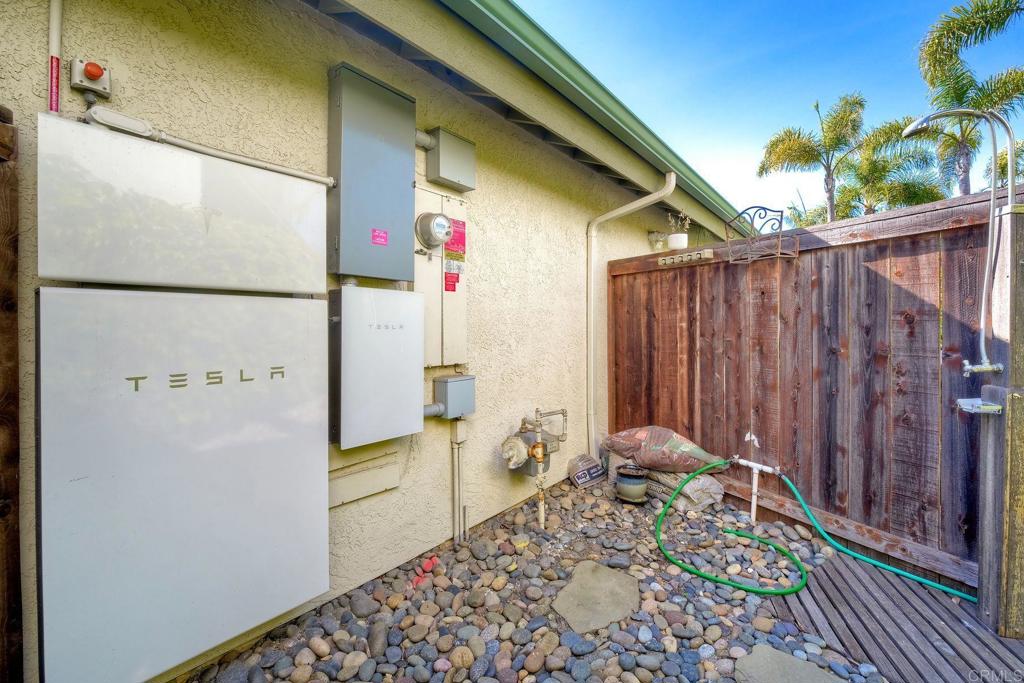 1011 Monterey Vista Way