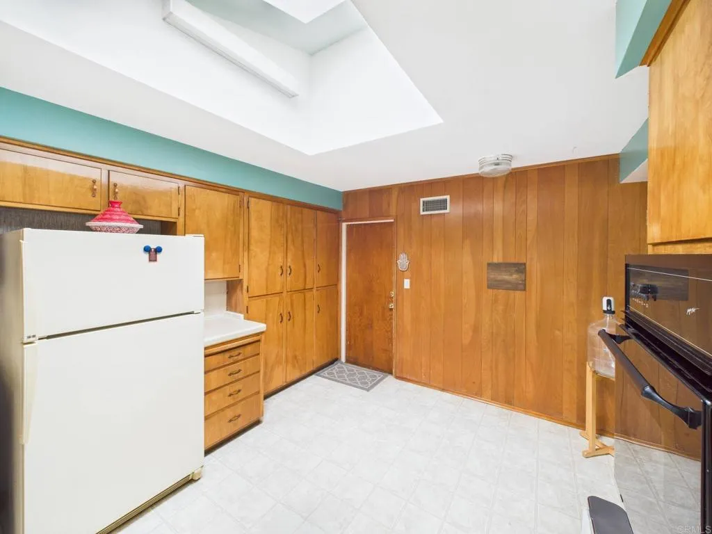 2222 Debco Drive