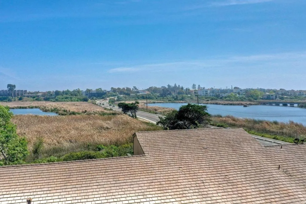 2132 S. Coast Hwy
