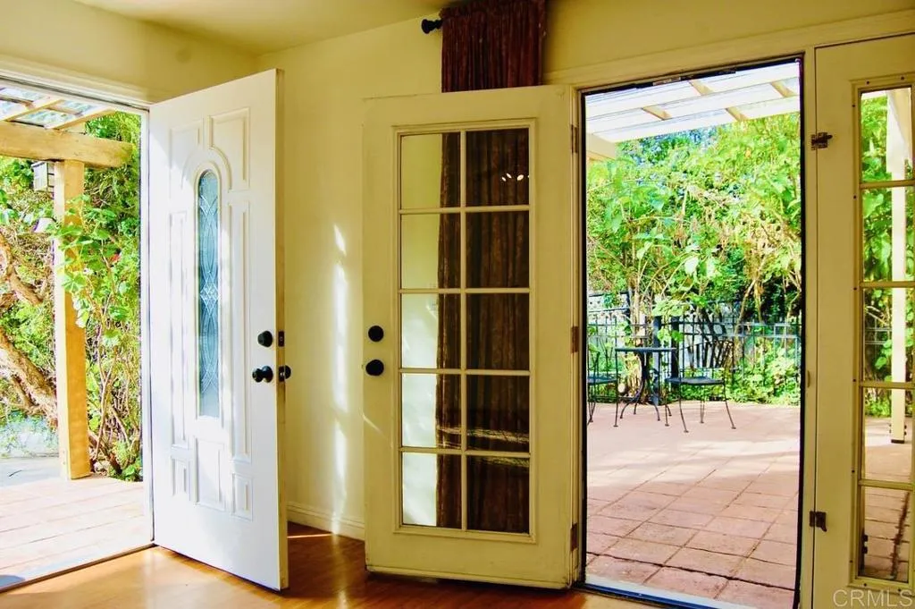 736 Mar Vista Drive