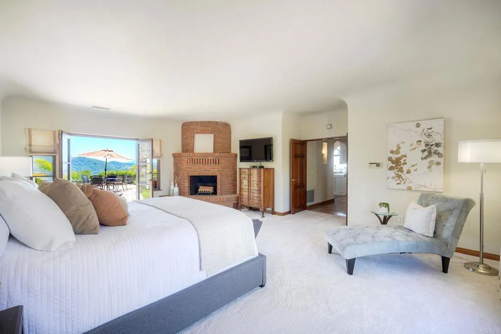 3040 Palm Hill Drive