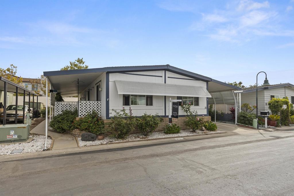 276 N El Camino Real 22