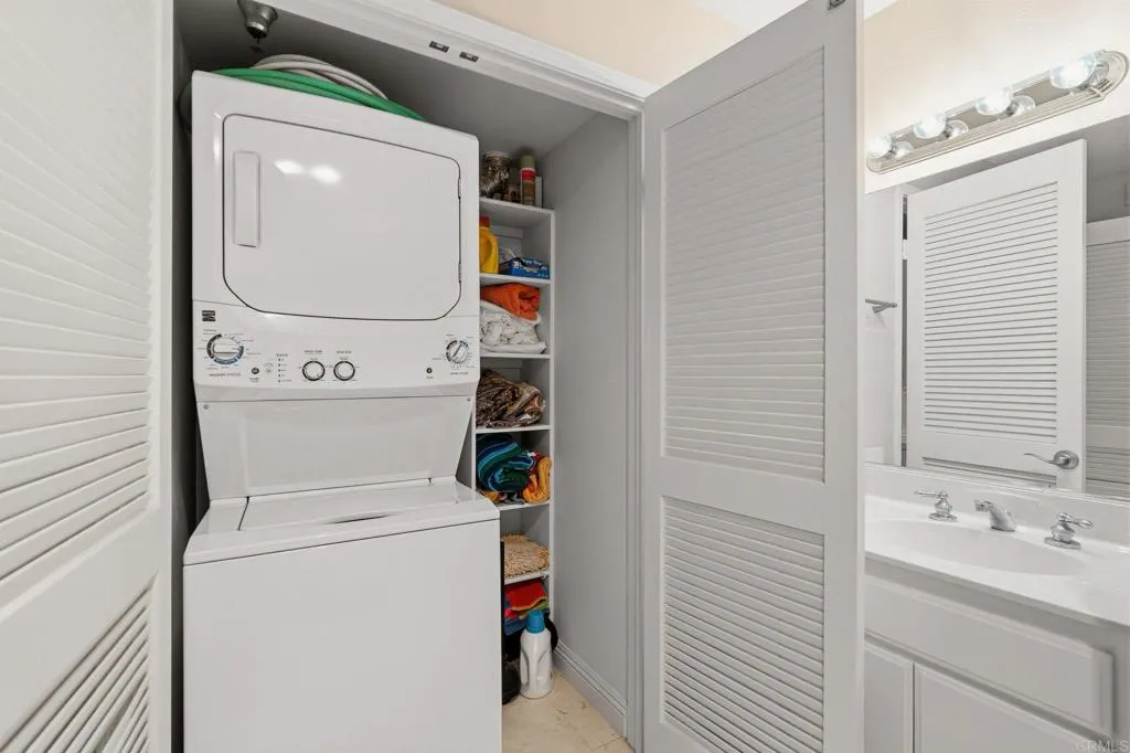 400 N The Strand Unit 7