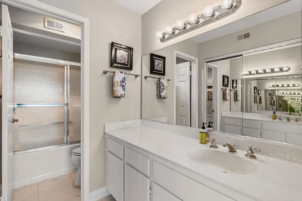 400 N The Strand Unit 7