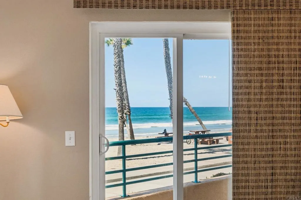 400 N The Strand Unit 7