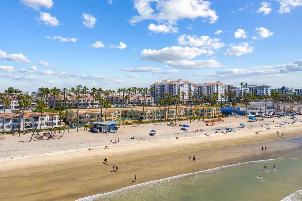 400 N The Strand Unit 7