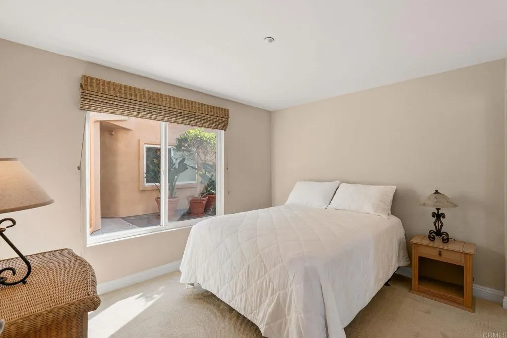 400 N The Strand Unit 7