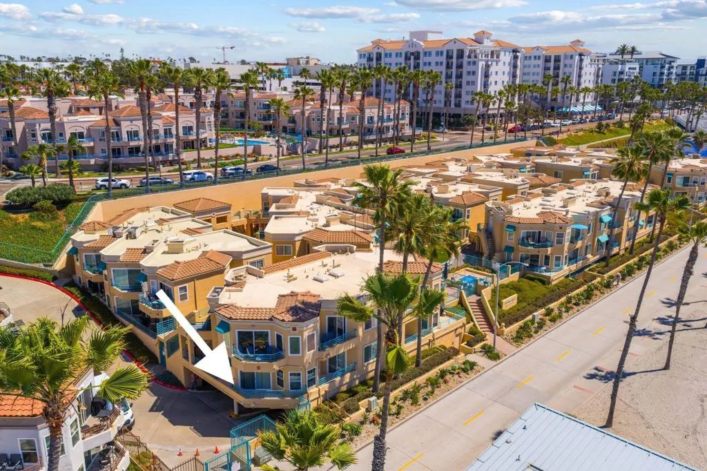 400 N The Strand Unit 7