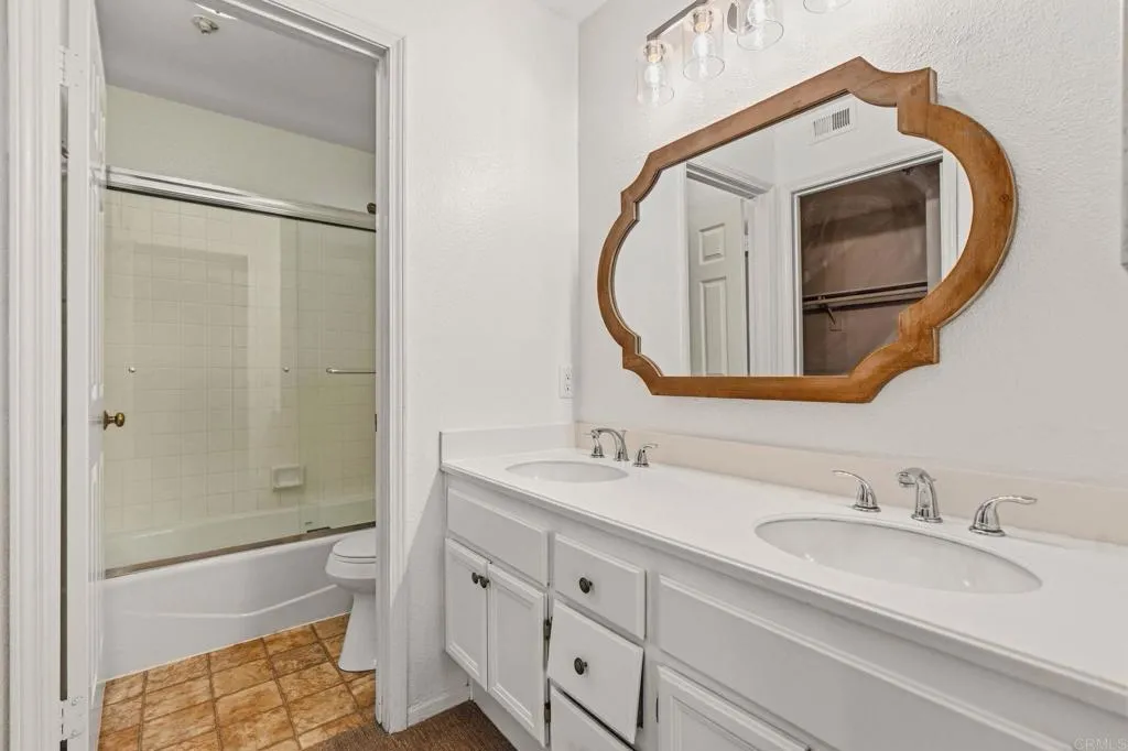 600 N The Strand Unit 43