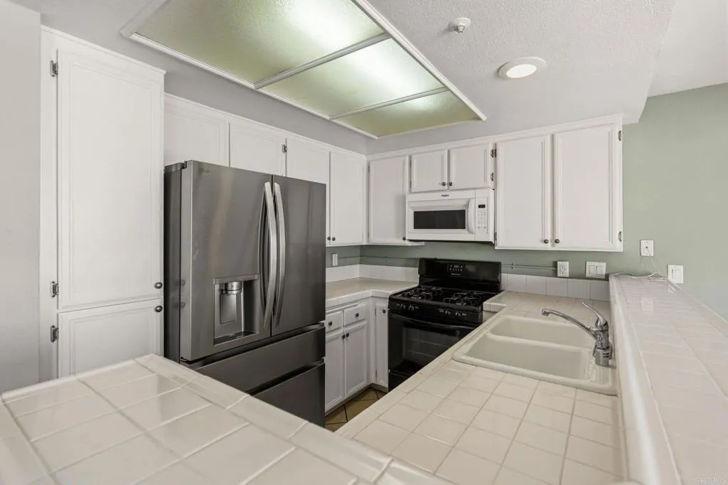 600 N The Strand Unit 43