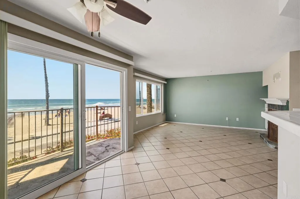 600 N The Strand Unit 43