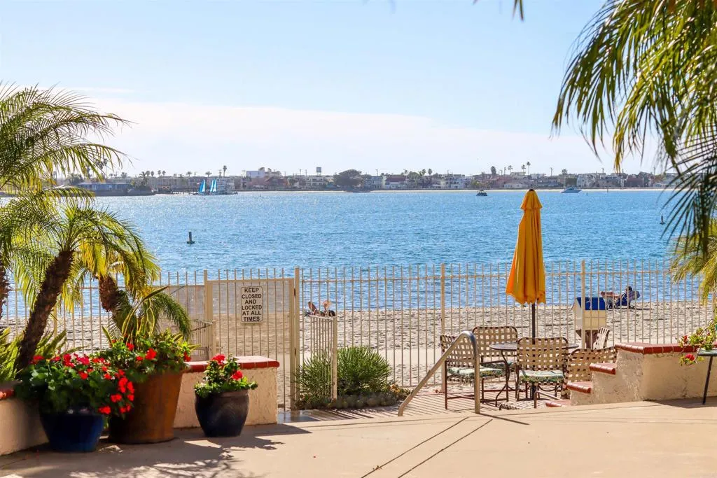 3920 Riviera Drive Unit #u
