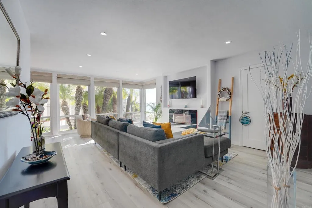 3920 Riviera Drive Unit #u
