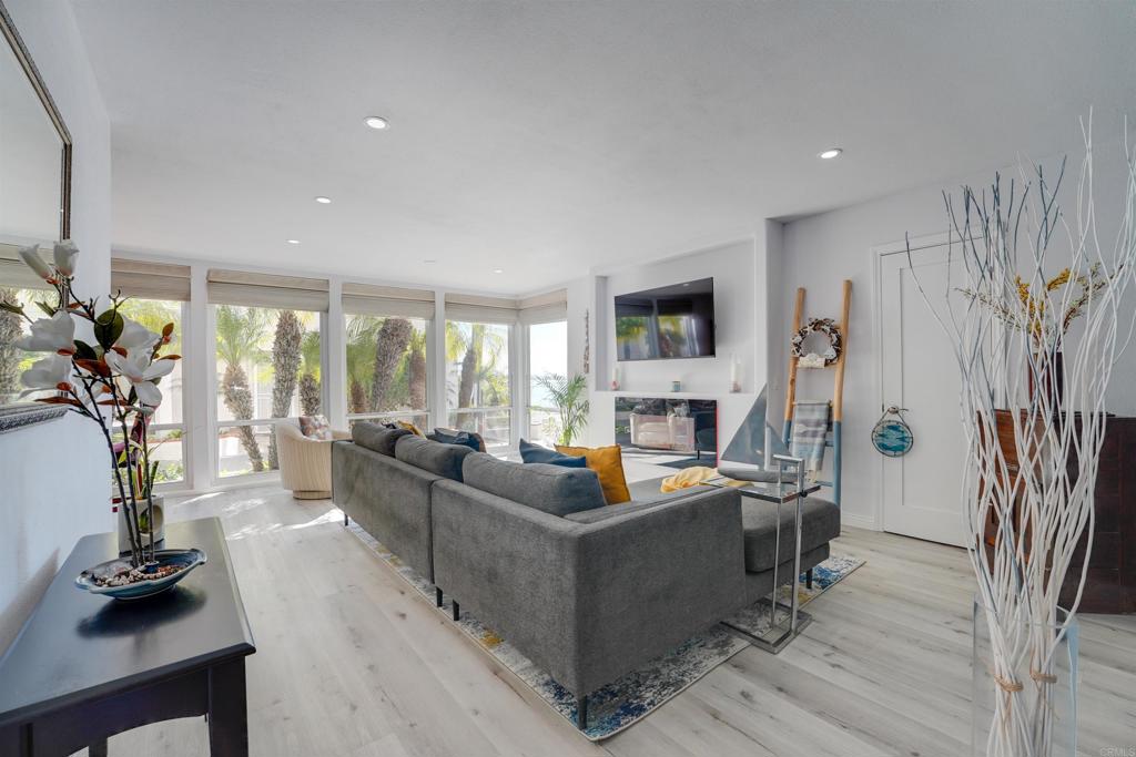 3920 Riviera Drive #U