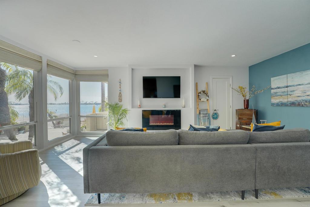 3920 Riviera Drive #U