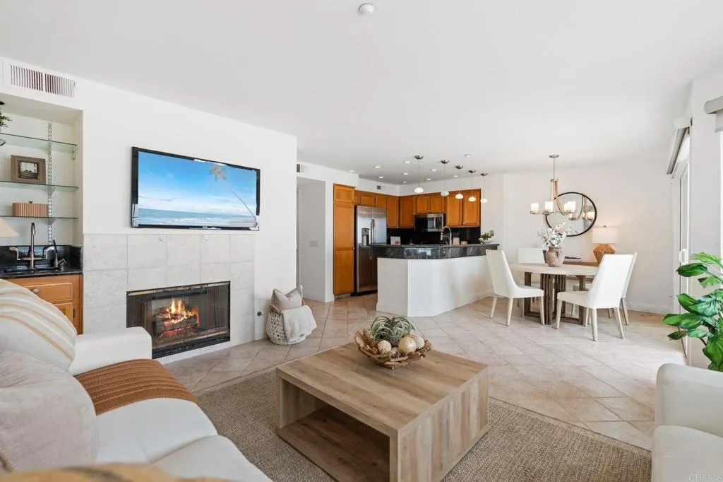 400 N The Strand Unit 27
