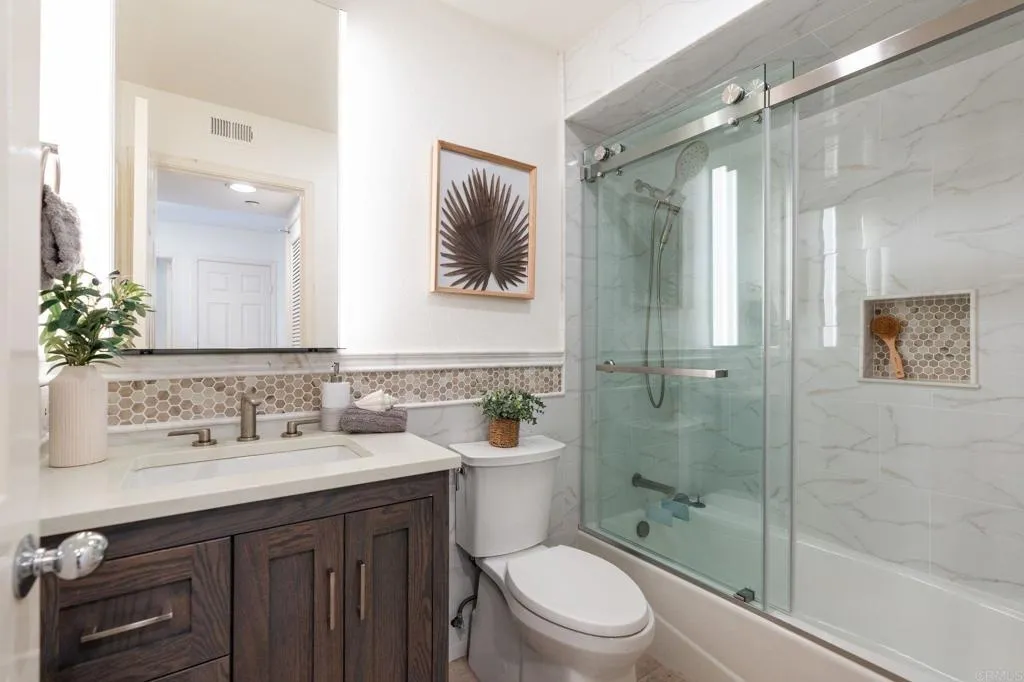 400 N The Strand Unit 27