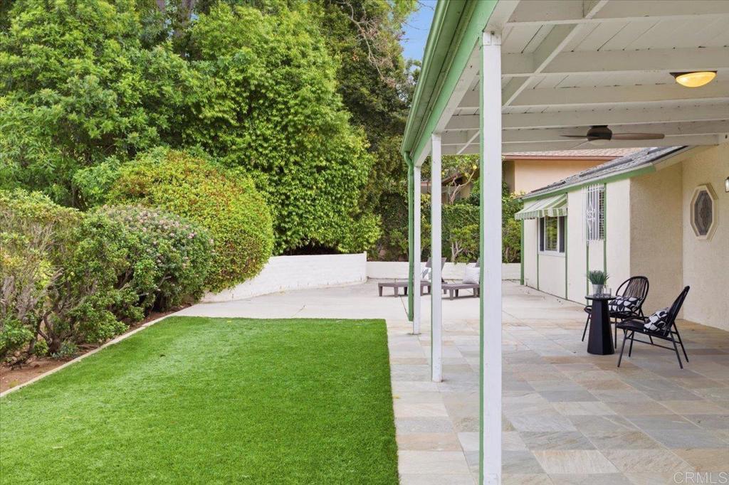 1071 La Reina Drive