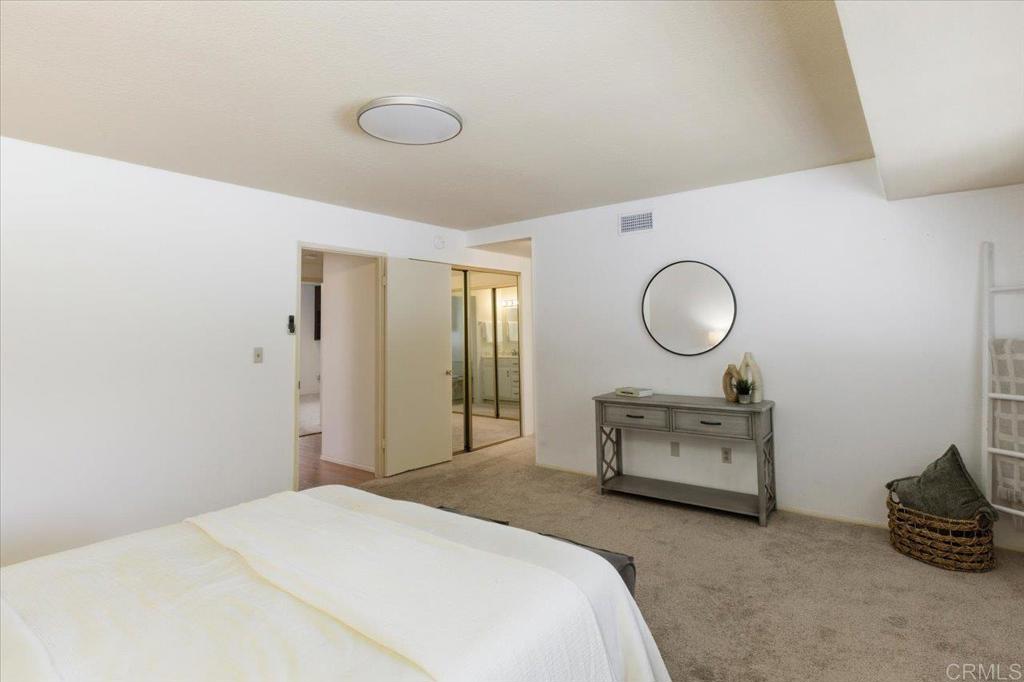 1071 La Reina Drive