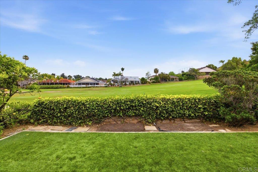1071 La Reina Drive