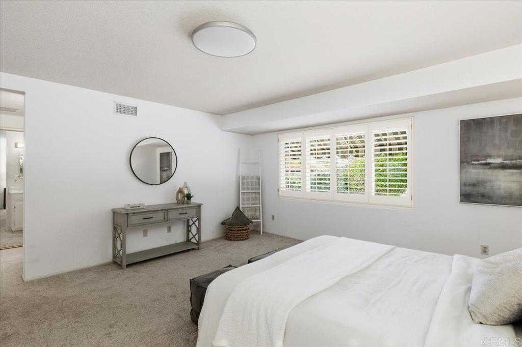1071 La Reina Drive