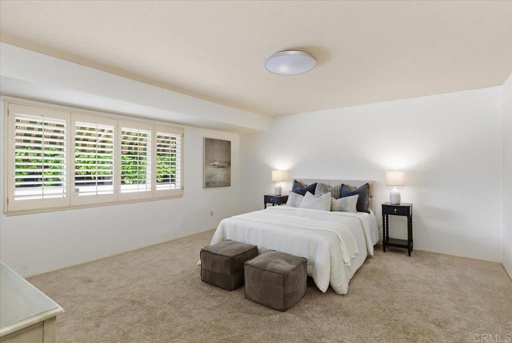 1071 La Reina Drive