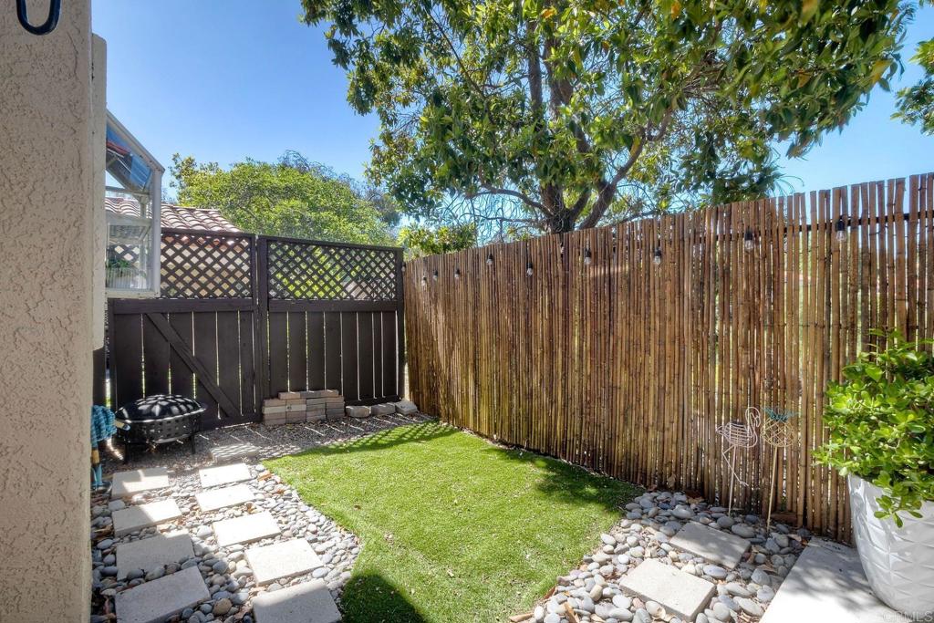 407 Sea Cliff Way