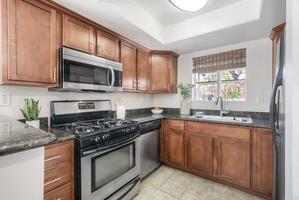 407 Sea Cliff Way