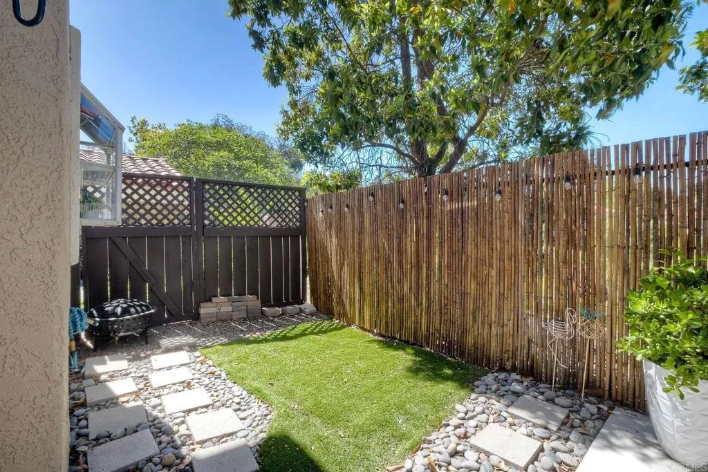 407 Sea Cliff Way