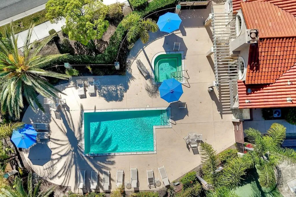 407 Sea Cliff Way