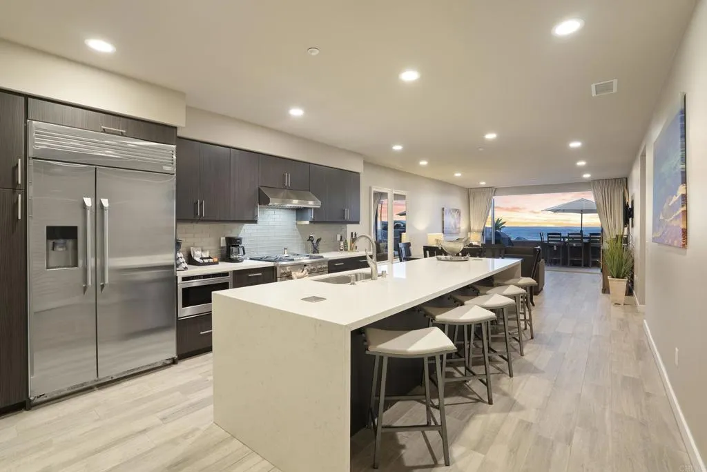 700 S The Strand Unit 102