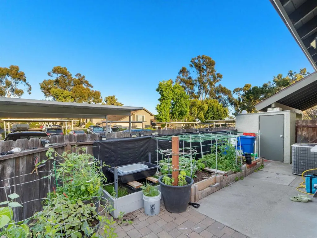 5226 Marigot Place