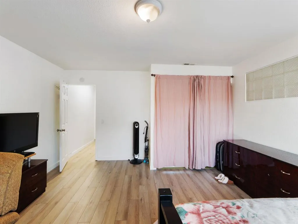 5226 Marigot Place