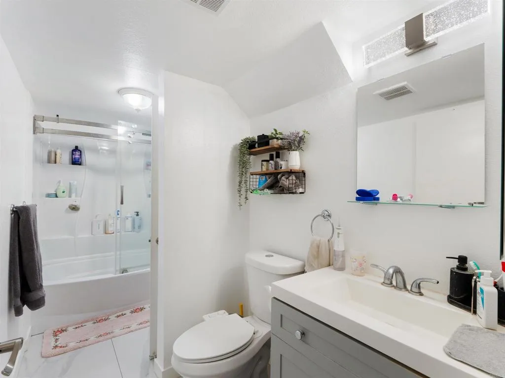 5226 Marigot Place