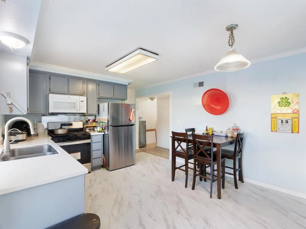 5226 Marigot Place