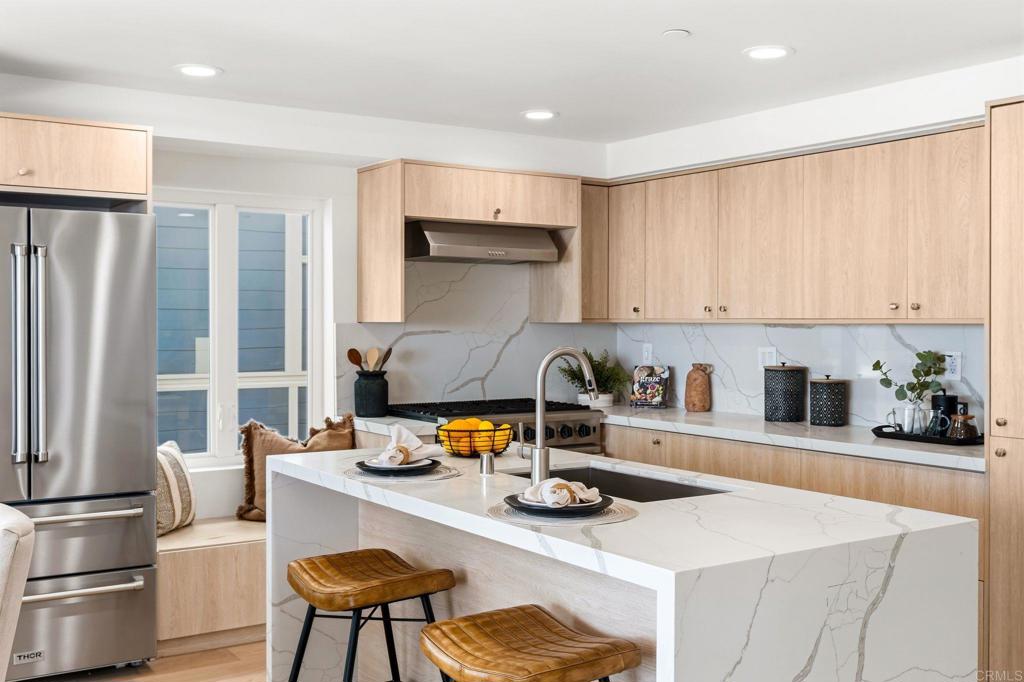 212 214 S Pacific Street