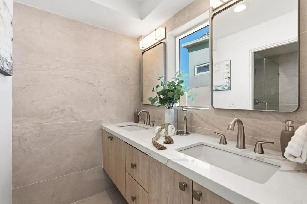 212 S Pacific Street