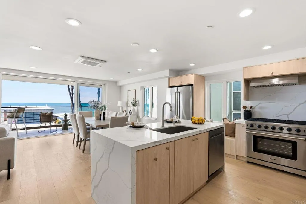 212 S Pacific Street