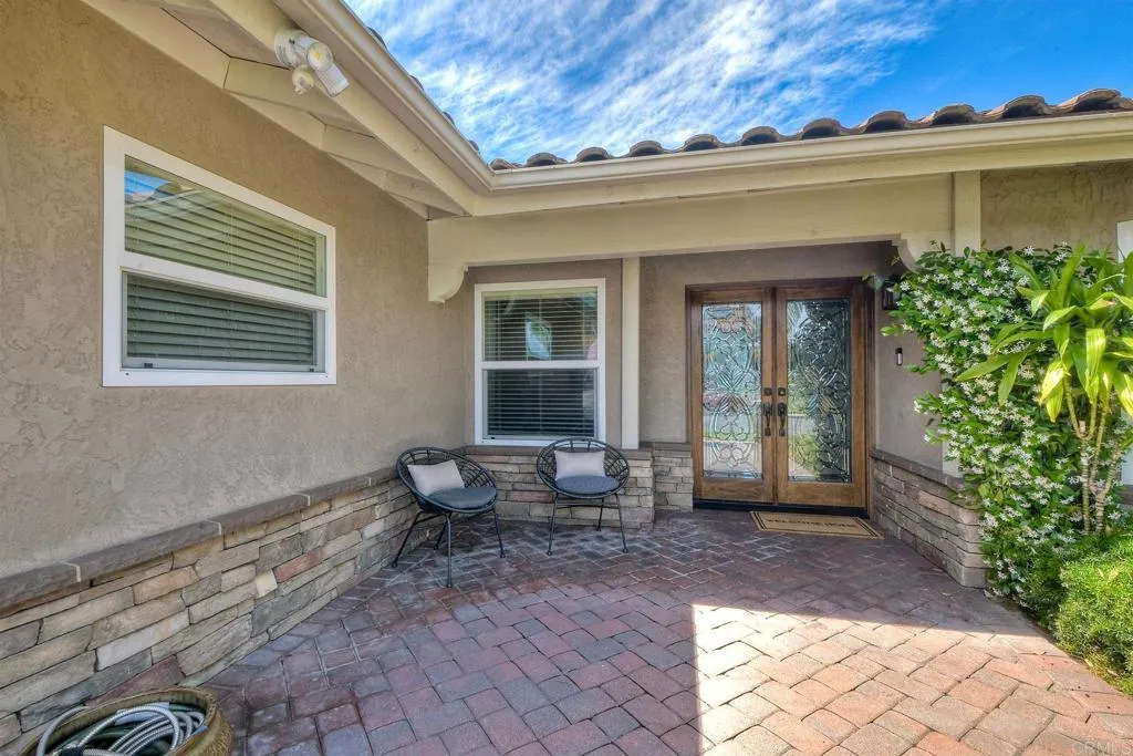3989 Syme Drive