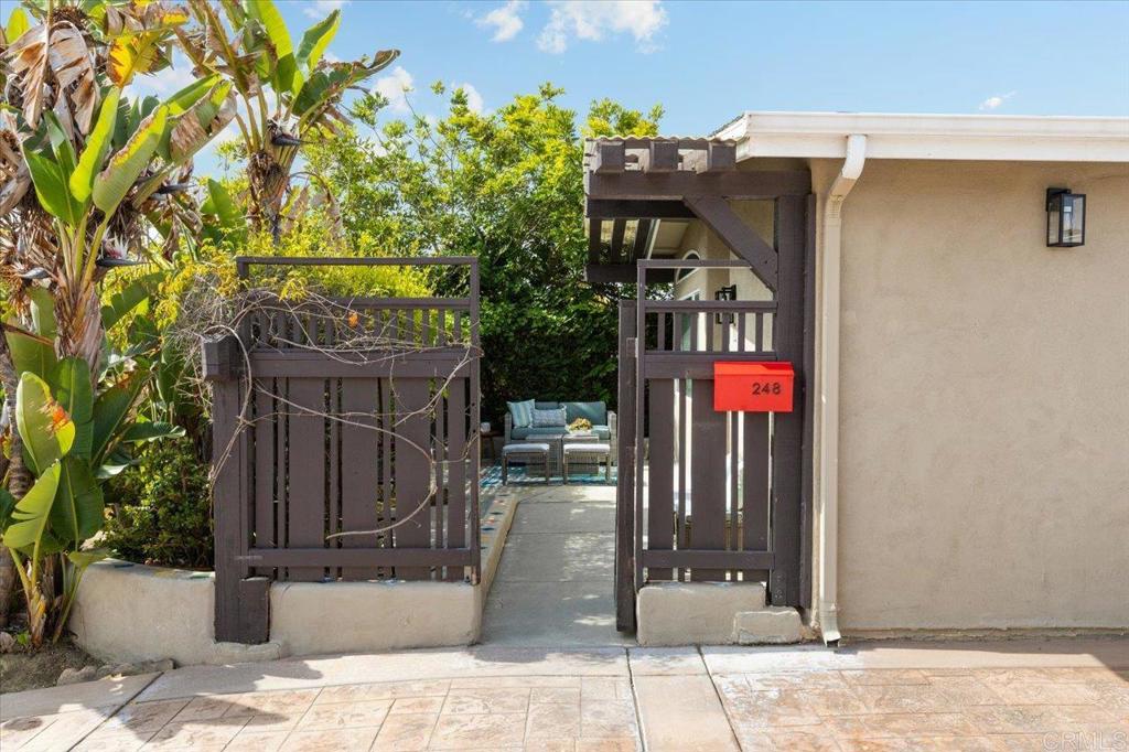 248 Coneflower Street