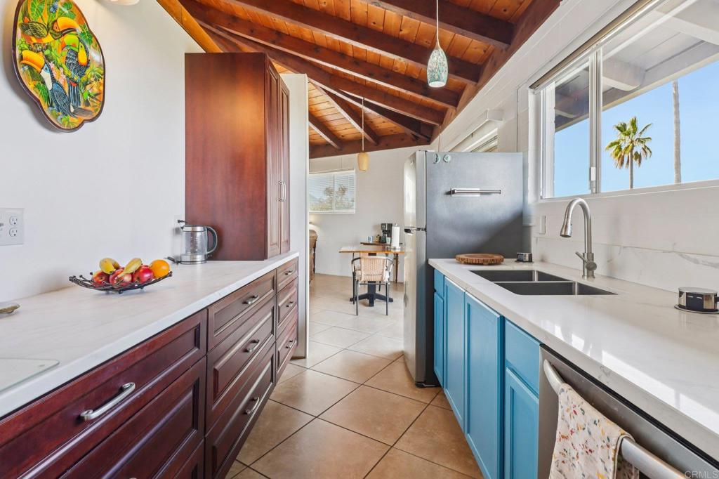 2068 Camino Culebra