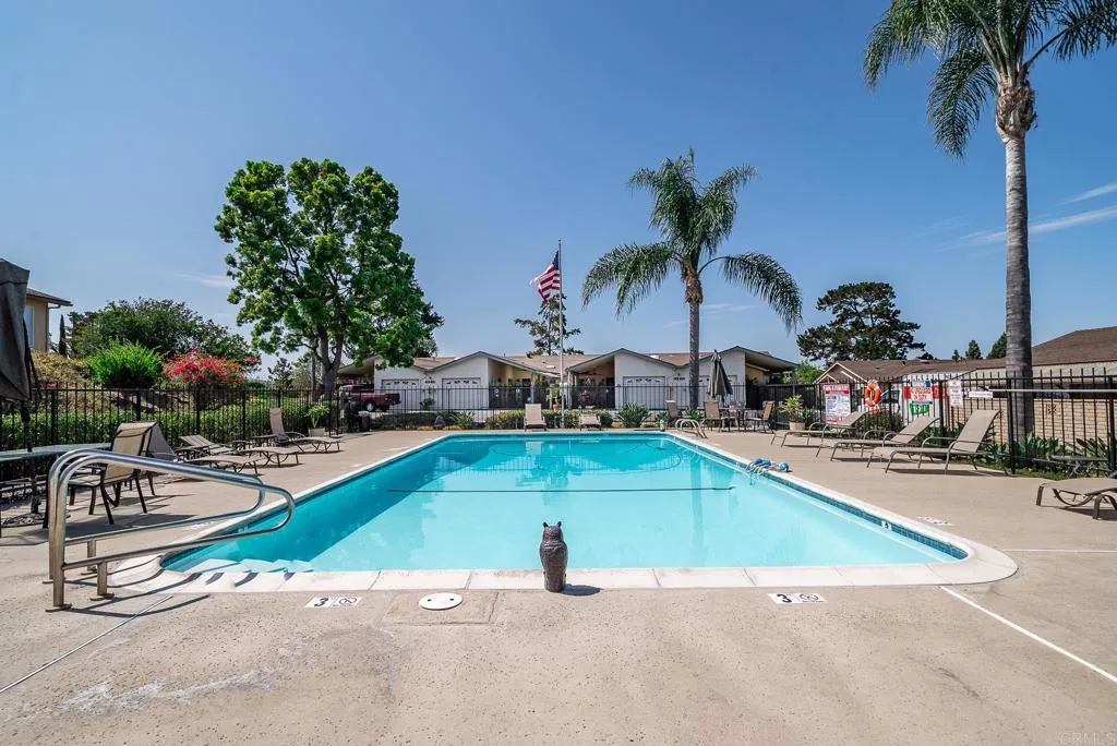 1052 Plover Way